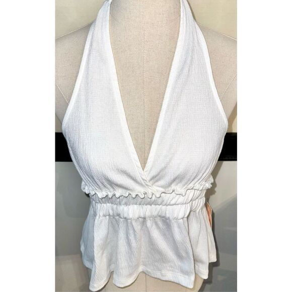 Almost Famous White Top NWT- Size Medium - Picture 1 of 9